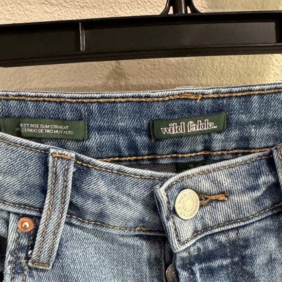 Wild Fable Light Blue Denim with Cutouts/Holes in Knees Jeans Size 10 - Picture 2 of 7